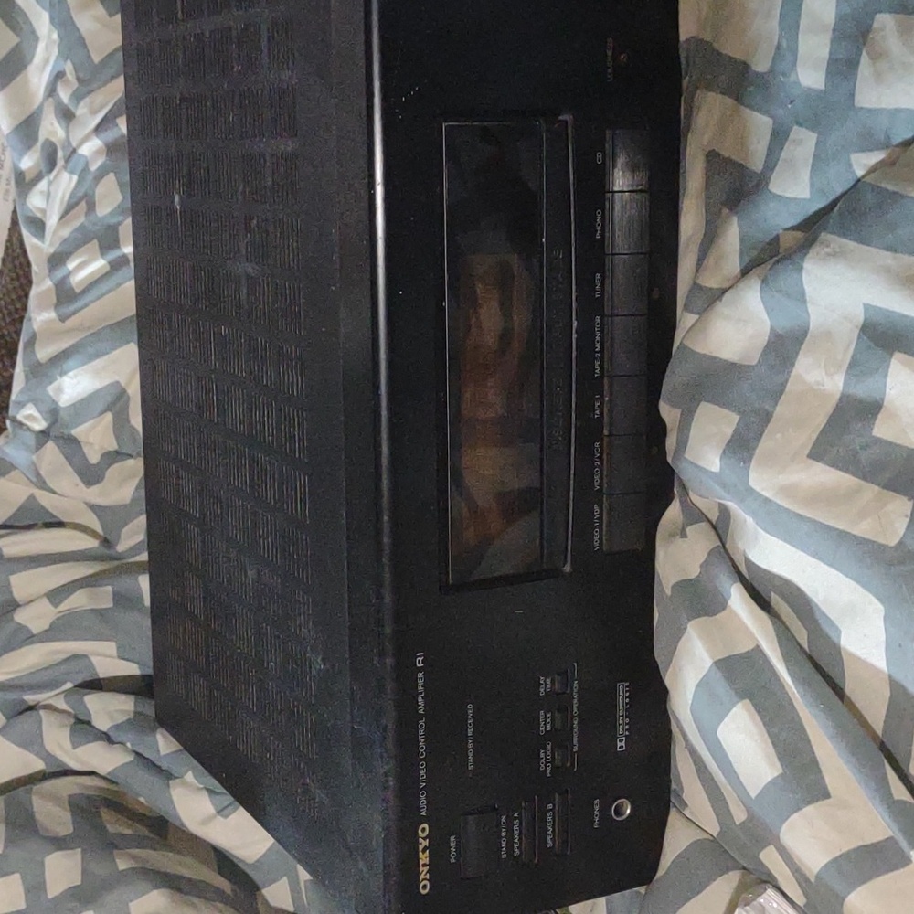 2.8 Amp Onkyo integrated receiver